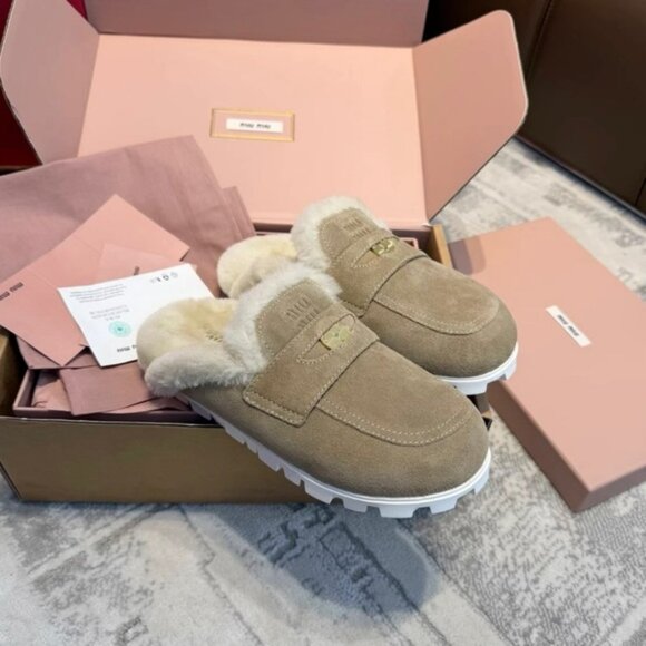 Miu Miu Tan and Cream Slippers - Picture 2 of 8